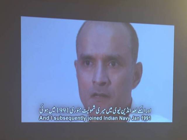 video shows kulbhushan yadav who is suspected of being an indian spy during a press conference in islamabad on march 29 2016 photo afp