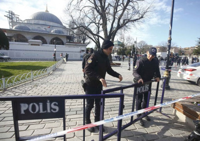 police detain 15 in islamic state raids in western turkey media