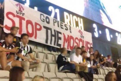 australian football league slams anti mosque banner at melbourne game
