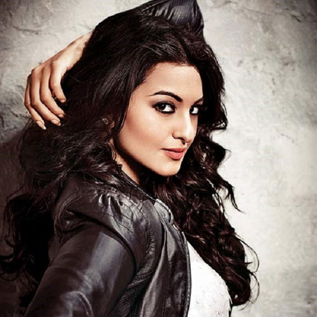Proud of my curves: Sonakshi Sinha