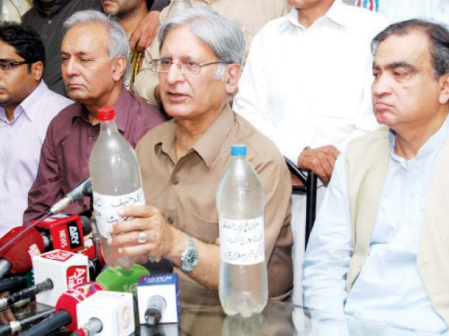 senator aitezaz ahsan says people in na 124 lacked access to potable water photo express senator aitezaz ahsan says people in na 124 lacked access to potable water photo express
