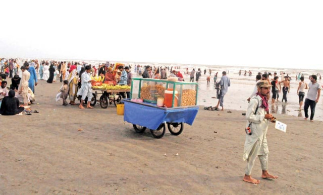 with monday being a provincial holiday the beach witnessed an unusual crowd since most people wanted to enjoy the long weekend photo express with monday being a provincial holiday the beach witnessed an unusual crowd since most people wanted to enjoy the long weekend photo express