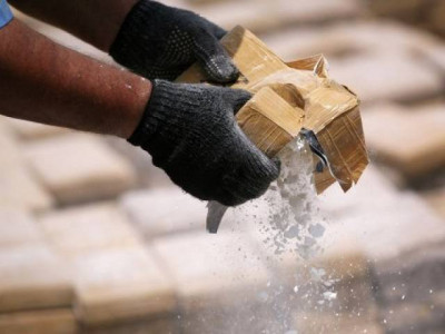 police arrest four drug dealers police arrest four drug dealers