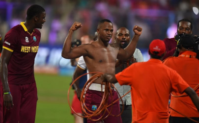 this win s for you shane   samuels taunts warne this win s for you shane   samuels taunts warne
