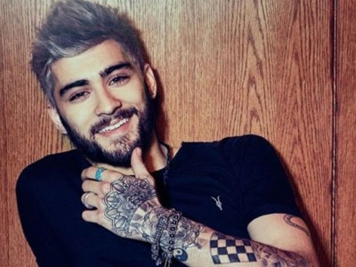 zayn malik tops charts in post one direction debut zayn malik tops charts in post one direction debut