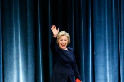 sanders clinton finally agree to new york debate sanders clinton finally agree to new york debate