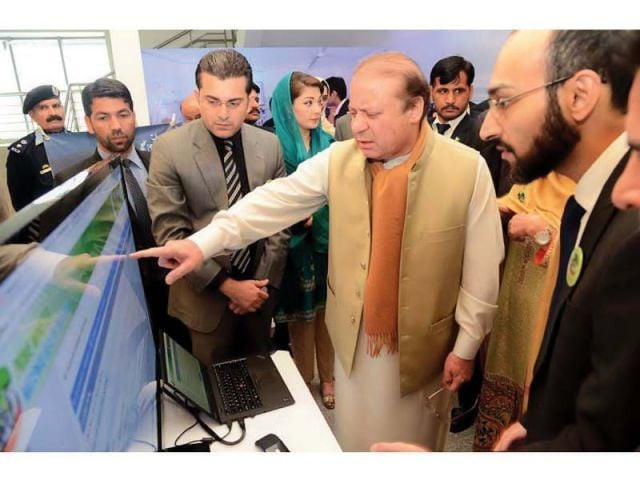prime minister nawaz sharif is being briefed at the launching of national health programme in islamabad on december 31 2015 photo inp prime minister nawaz sharif is being briefed at the launching of national health programme in islamabad on december 31 2015 photo inp