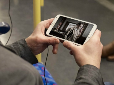 bollywood studios eye profits at last as india goes smartphone mad bollywood studios eye profits at last as india goes smartphone mad