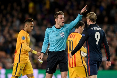 barca protected fumes torres after red card barca protected fumes torres after red card