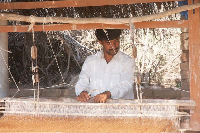 pakistan presently has a labour force of 61 04 million engaged in various sections of the economy photo athar khan express pakistan presently has a labour force of 61 04 million engaged in various sections of the economy photo athar khan express