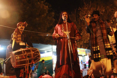 day 6 folk artists perform amid ovation day 6 folk artists perform amid ovation