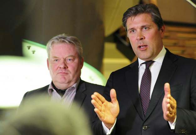 sigurdur ingi johannsson l minister of fisheries and agriculture of the progressive party who was named as new prime minister by two government coalition parties attends press conference together with finance minster bjarni benediktsson in reykjavik iceland on april 6 reuters