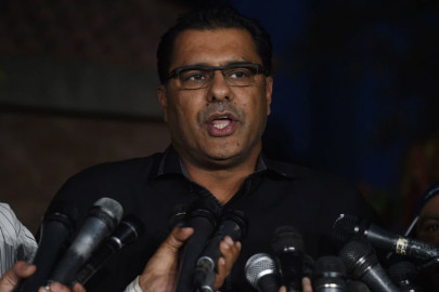 waqar younis pens deal with indian channel for ipl