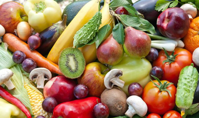 people who eat fresh fruit regularly are less prone to a heart attack photo india