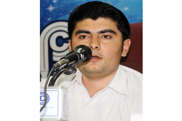 student from bannu zahidullah who was sexually abused addressing a press conference photo inp