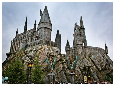 hogwarts opens its doors in hollywood