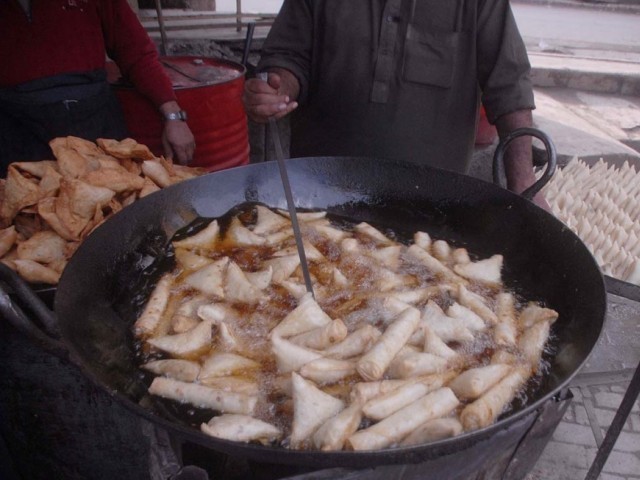 tuck shops selling poor quality food along islamabad peshawar motorway