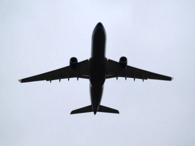 indian plane makes emergency landing at karachi airport indian plane makes emergency landing at karachi airport