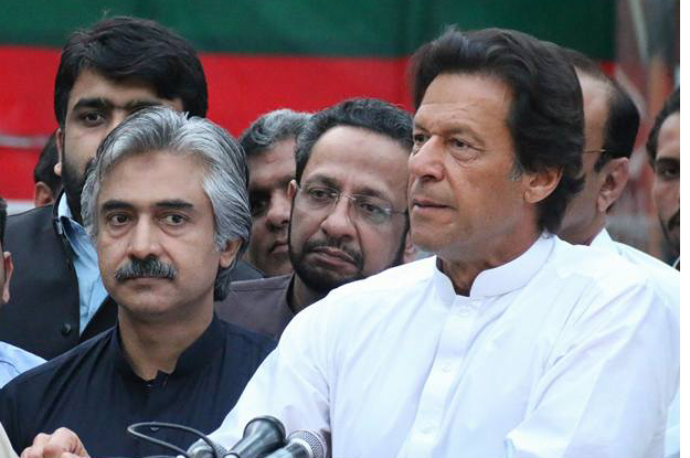 imran rallies workers for raiwind march