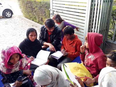 ray of hope a university professor s struggle to teach street children ray of hope a university professor s struggle to teach street children