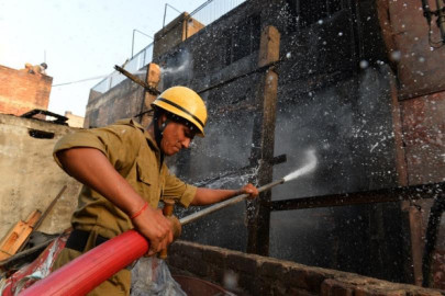 india temple fire kills over 100 people watching fireworks