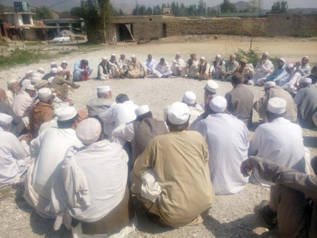 tribal elders discuss possible action against fcr photo express tribal elders discuss possible action against fcr photo express