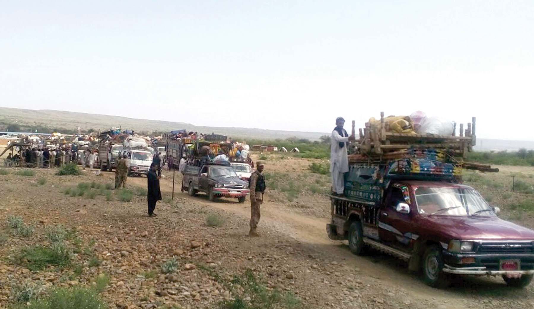 displaced people of south waziristan proceed to their homes from khargai photo courtesy ispr