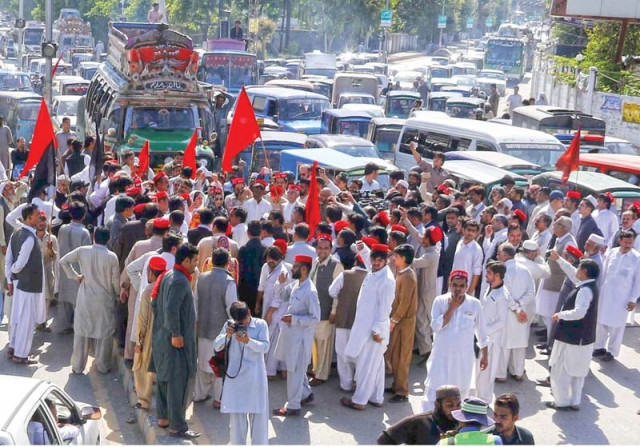activists of anp protesting against target killing of their fellow workers at sher shah suri road in the city photo ppi activists of anp protesting against target killing of their fellow workers at sher shah suri road in the city photo ppi