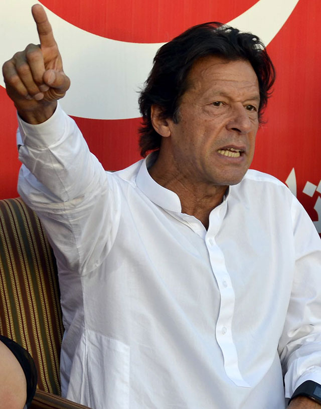 govt trying to blackmail opposition says imran