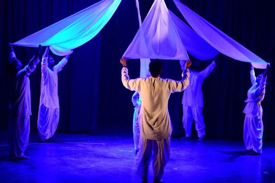 the play has been directed by usha ganguli a veteran theatre actor director and activist from india photo fb com ajokatheatrepk the play has been directed by usha ganguli a veteran theatre actor director and activist from india photo fb com ajokatheatrepk
