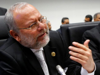 ecuador backs oil output freeze until october