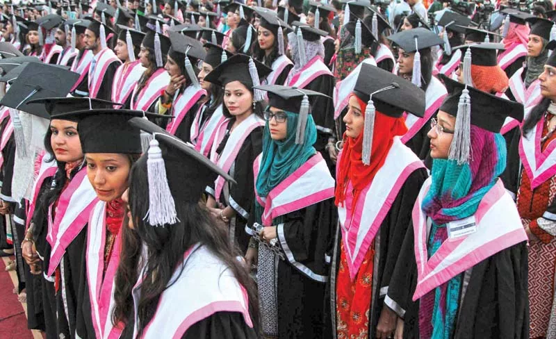 beaming with pride graduates of karachi university stand at their convocation on saturday evening this was the 26th convocation of the varsity photo athar khan express beaming with pride graduates of karachi university stand at their convocation on saturday evening this was the 26th convocation of the varsity photo athar khan express