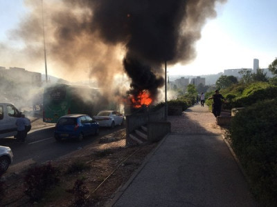 blast hits jerusalem bus wounding at least 16