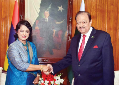 presidential guest mamnoon hosts mauritius president