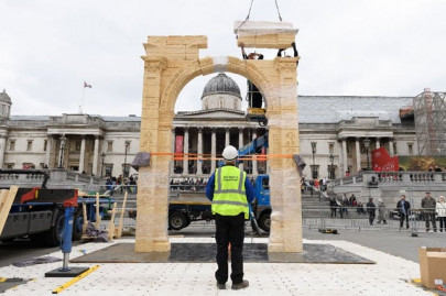palmyra arch to be recreated in london s trafalgar square
