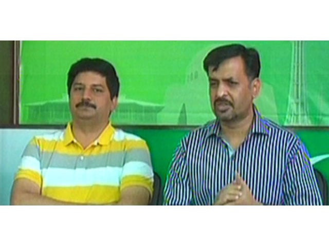 an express news screengrab of psp leader mustafa kamal and former mqm leader iftikhar akbar randhawa addressing a press conference in karachi on april 19 2016 an express news screengrab of psp leader mustafa kamal and former mqm leader iftikhar akbar randhawa addressing a press conference in karachi on april 19 2016