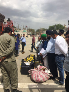 pakistan hands over body of death row prisoner to india