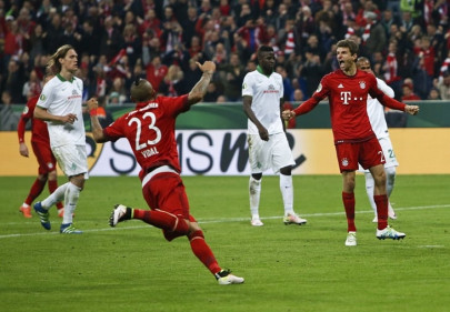 mueller double puts bayern in german cup final