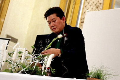 world renowned floral artist s tricks of the trade enthrall karachi audience world renowned floral artist s tricks of the trade enthrall karachi audience
