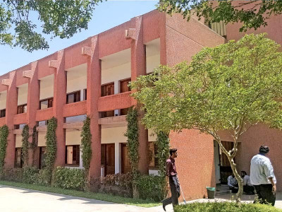 aku student commits suicide in same room as 2010 case aku student commits suicide in same room as 2010 case