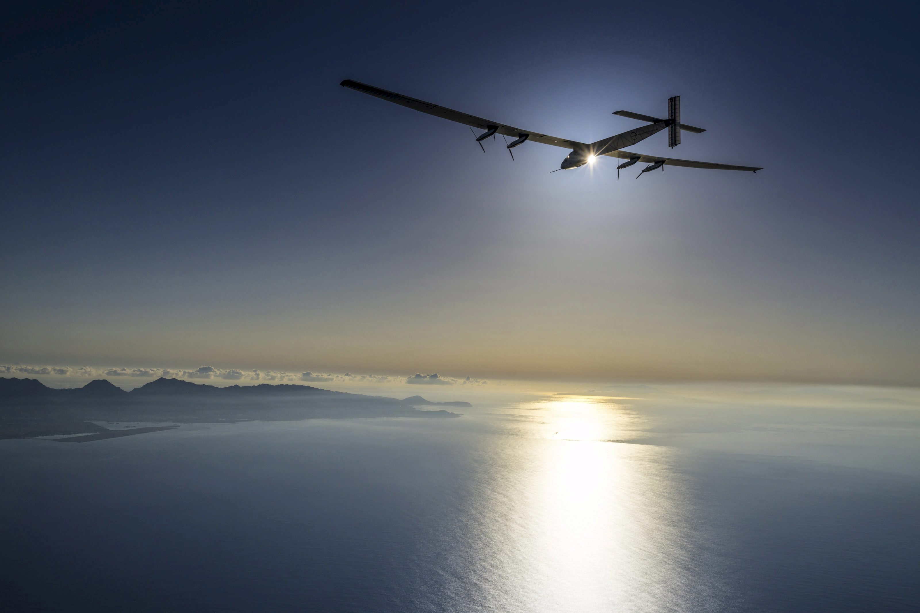 solar impulse 2 resumes round the world flight