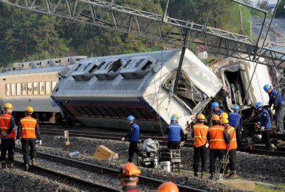 one killed 8 injured as south korea train derails one killed 8 injured as south korea train derails