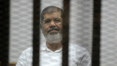 egypt court postpones morsi espionage verdict