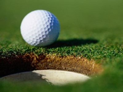 national golf championship taimur fends off opposition to claim title
