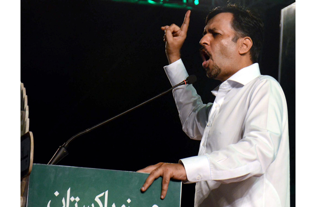 mustafa kamal addressing to supporters during public gathering held at bagh e jinnah in karachi photo ppi