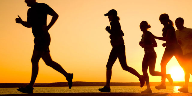 jogging without any proper prior knee activity can damage the knee joints photo socialnews