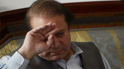 pm nawaz shrugs off politics of sit ins