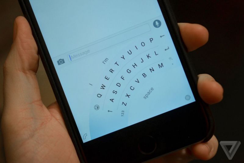 microsoft s new iphone keyboard makes it easier to text with one hand