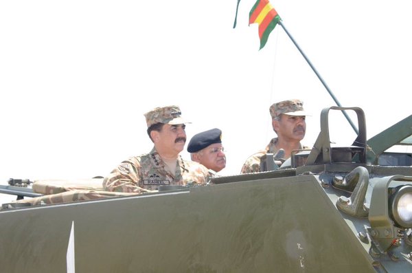 coas general raheel sharif witnesses corps drills near jhelum on thursday photo ispr