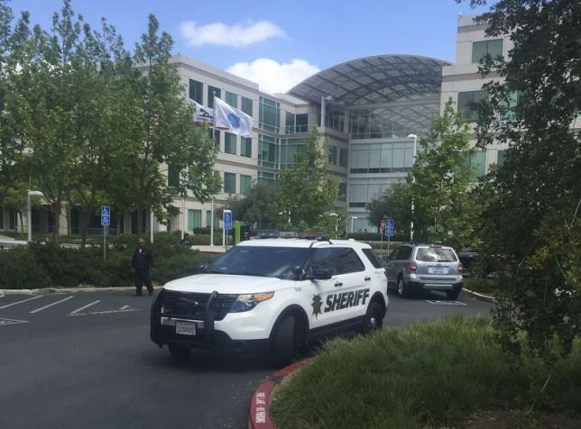 a santa clara county sheriff 039 s office vehicle is shown parked outside one of the main office buildings of the apple campus in cupertino california april 27 2016 photo reuters